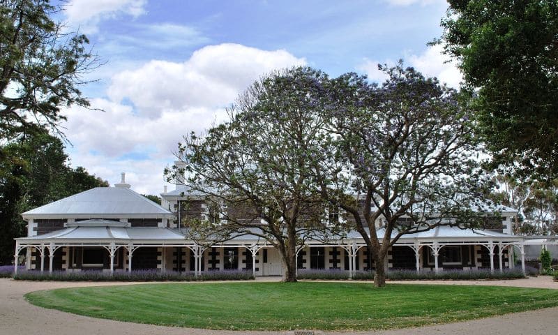 Carnegie suburb landscape, showing reliable travel with Carnegie Maxi Cab by Easy Maxi Cabs.