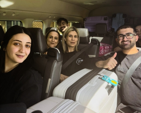 Airport transfer service with passengers and luggage